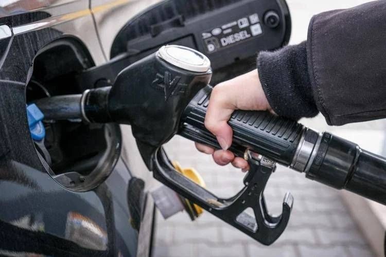 Carburanti, benzina e diesel ancora in rialzo: gasolio oltre 2,23 euro al litro