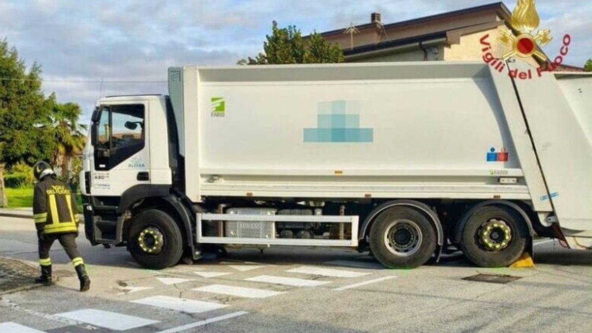 San Donà di Piave, mamma di 42 anni muore investita da un camion dei rifiuti