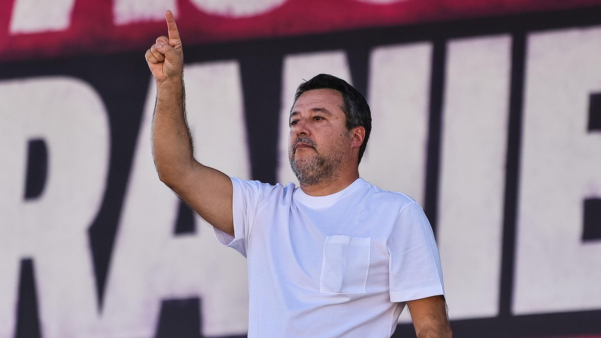 Lega, Salvini annuncia a Pontida un congresso straordinario per ottobre