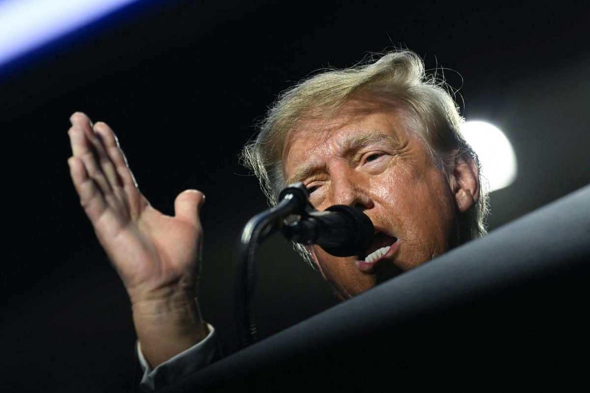 Casa Bianca, CNN, Politico e MS NOW fanno causa a Trump per il ritiro dei pass stampa