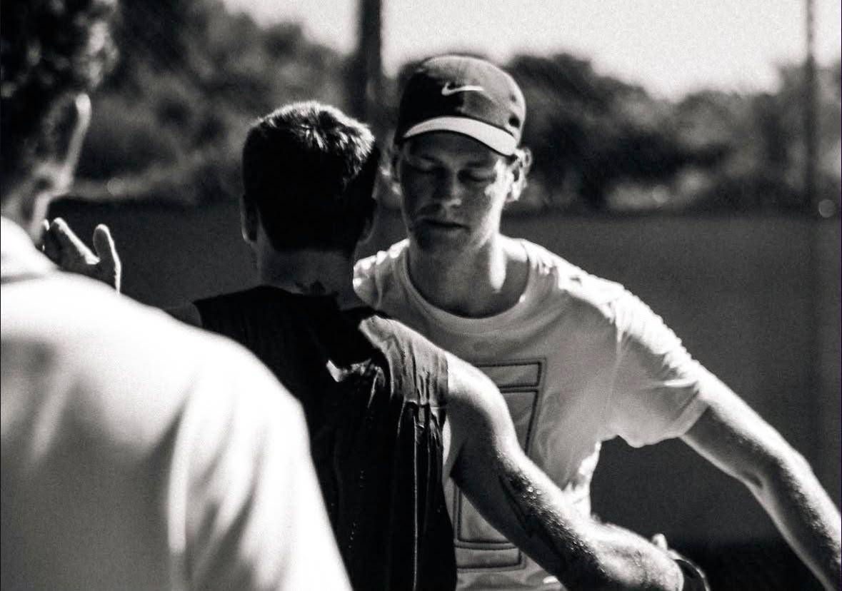 Cobolli si allena con Sinner, il numero 7 ATP guarda alle Finals e impara dal numero uno