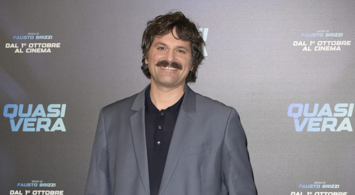 Frank Matano tra social e intelligenza artificiale, Quasi Vera riapre il tema della fama