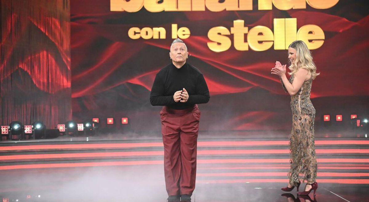 Ballando con le Stelle, Paolo Belli resta nel programma ma lavorerà dietro le quinte