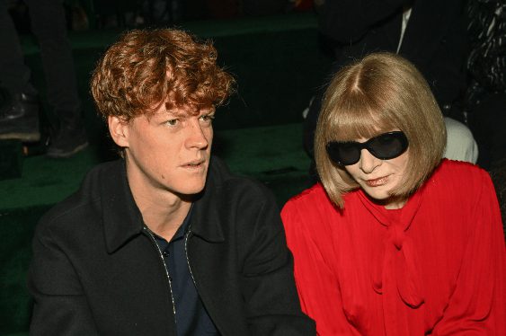 Sinner rinuncia a Pechino, con Anna Wintour a Milano la battuta sul forfait