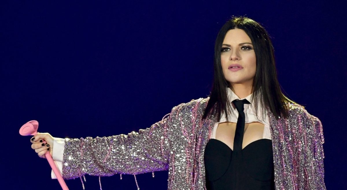 Laura Pausini a Domenica In, tra Paolo Carta, Sanremo e il caso Grignani