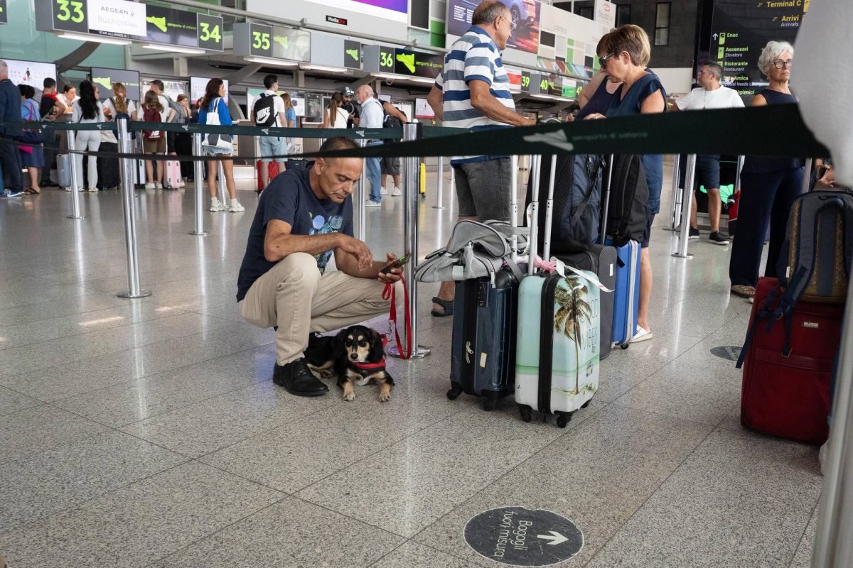 Etna, aeroporto di Catania fermo fino a lunedì alle 12 per la cenere vulcanica