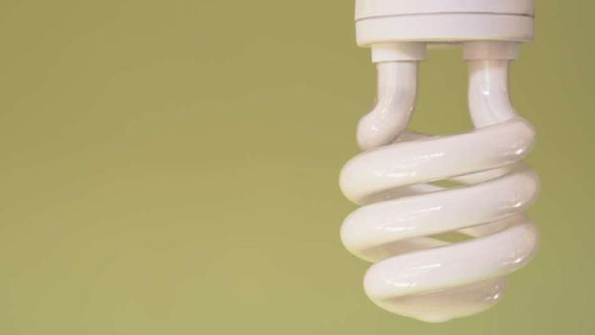 Bollette, Plenitude taglia del 30% luce e gas mentre Enel rilancia sul prezzo fisso