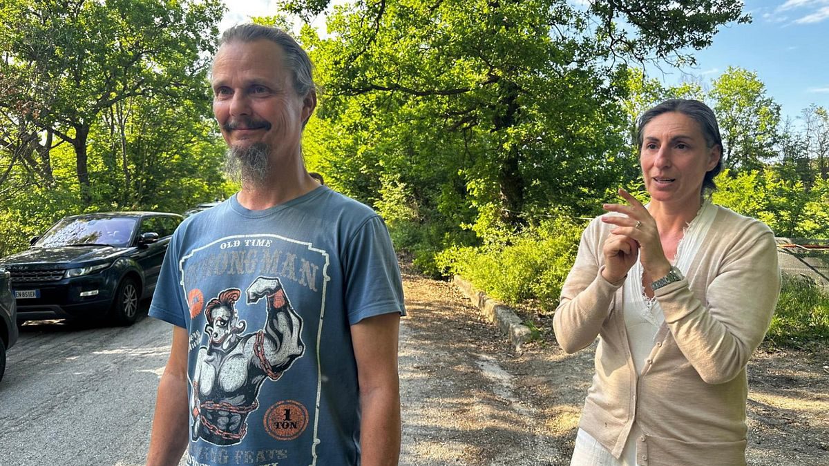 Famiglia nel bosco, i tre figli tornano nel casolare dopo quasi undici mesi