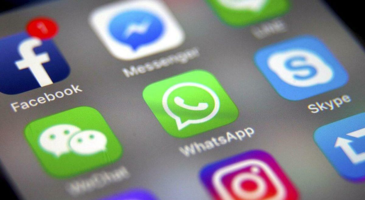 WhatsApp, nuovi controlli per i teenager: ai genitori privacy, gruppi e Meta AI