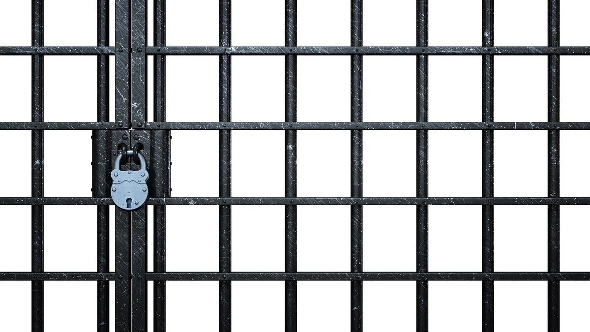 Carcere di Pisa, circa 40 detenuti in protesta dopo il ritrovamento di microspie
