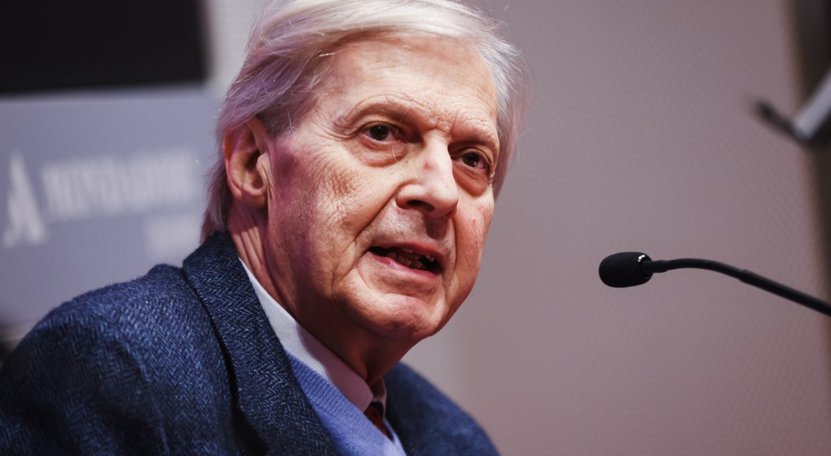 Vittorio Sgarbi al Gemelli in terapia intensiva