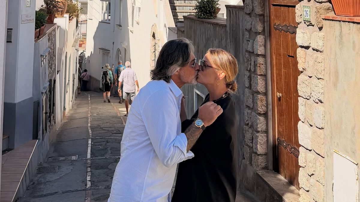 Vanessa Incontrada e Rossano Laurini, mini luna di miele a Capri dopo le nozze nel Chianti