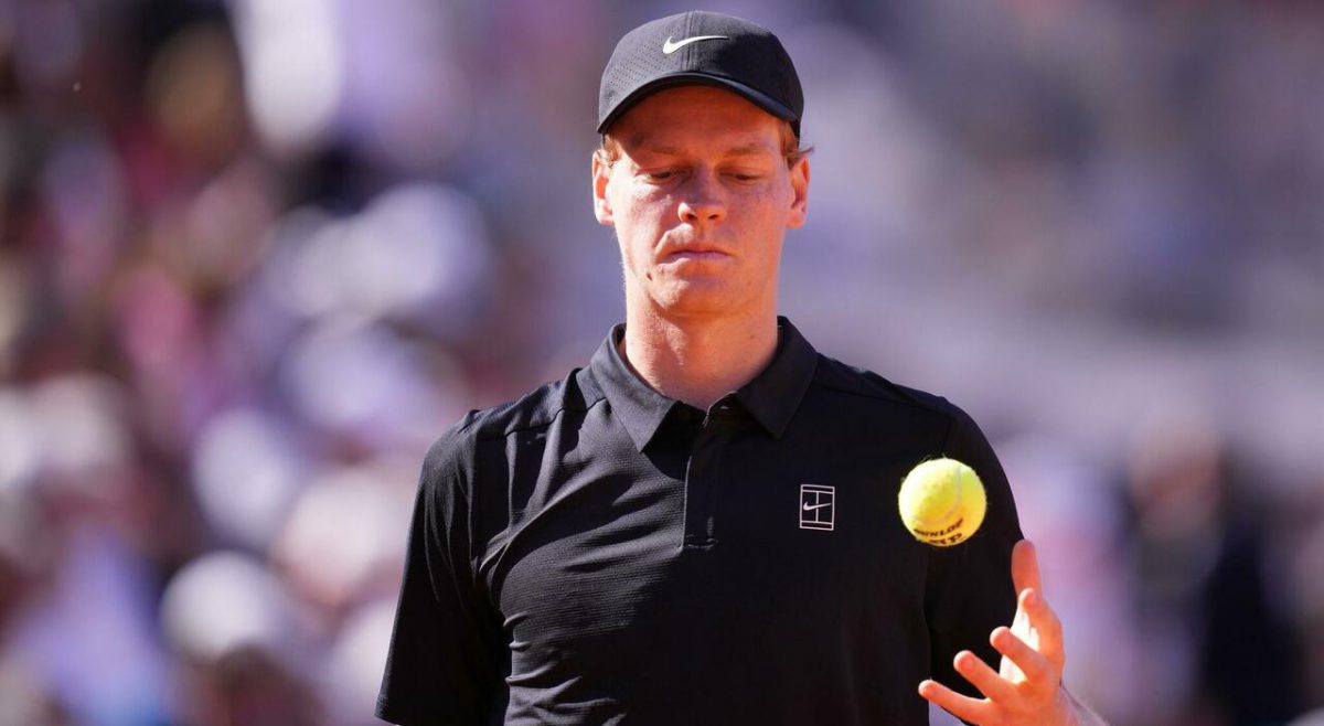Sinner salta Shanghai, il ginocchio rinvia ancora il rientro dopo Wimbledon