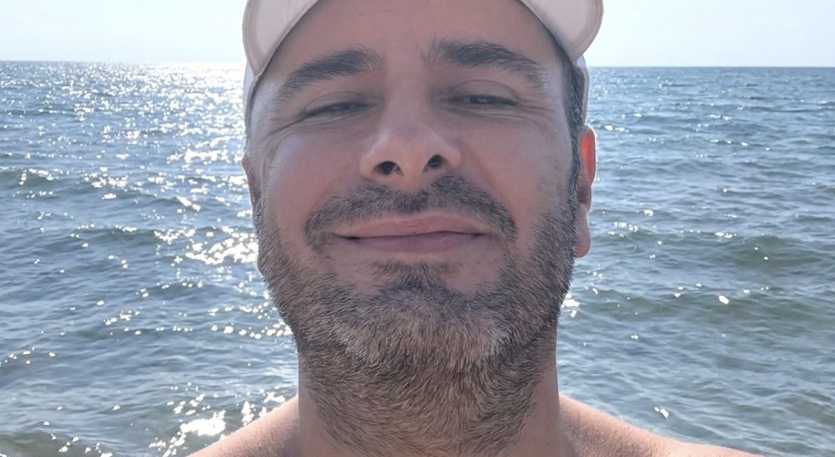 Alessandro Di Battista al mare dopo l