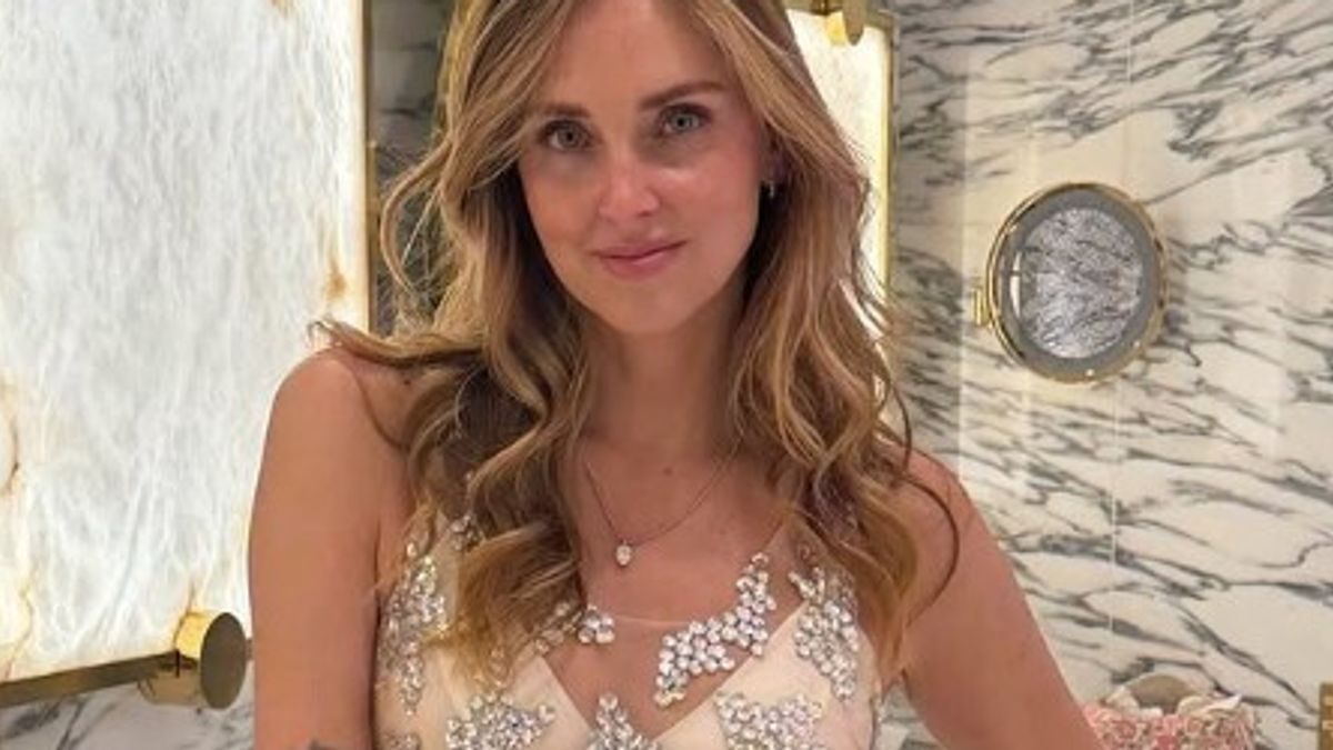 Chiara Ferragni a Parigi, dai look da Fashion Week al selfie con José Hernandez