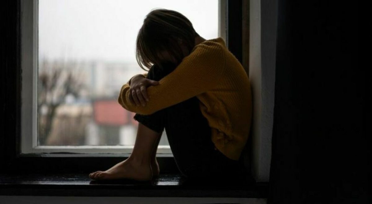 Foto intime diffuse per 12 anni senza consenso, patteggia due anni l
