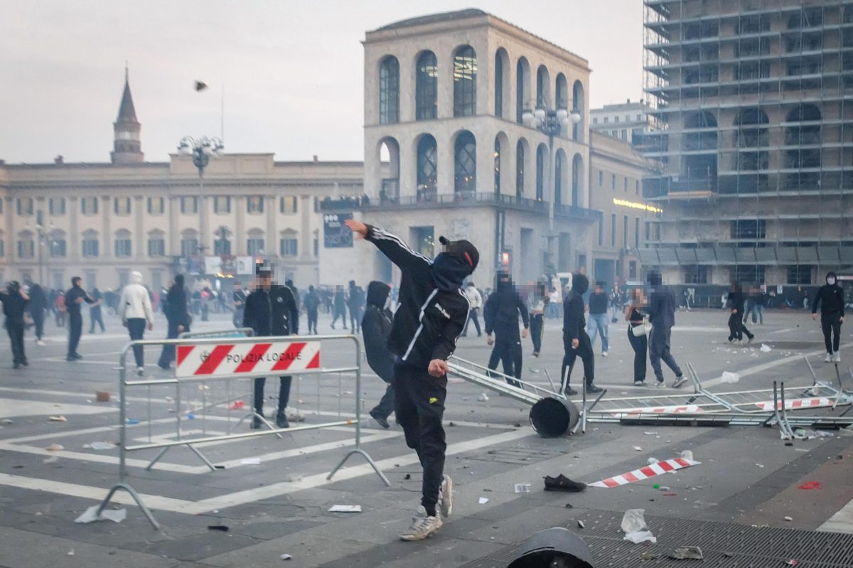 Scontri a Milano, oltre 500mila euro di danni e mancati incassi: 12 arresti, 5 minorenni