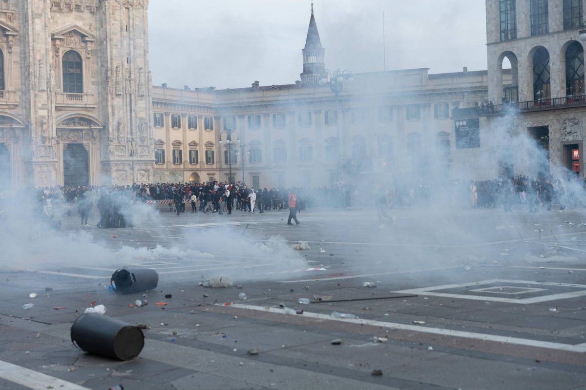 Decreto cortei, carcere fino a 5 anni per le violenze di gruppo e nuove responsabilità per i genitori