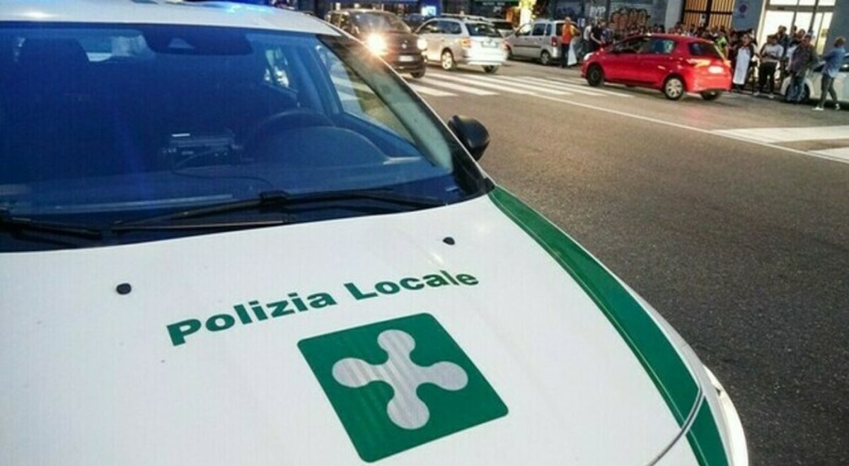 Milano, sei vigili ai domiciliari: nelle chat i dubbi sul fermo di un sedicenne