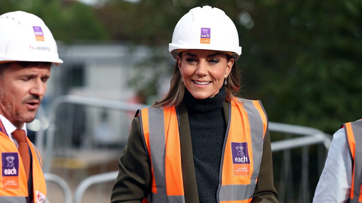 Kate Middleton Kate Middleton torna al Treehouse, visita il cantiere e incontra le famiglie dell
