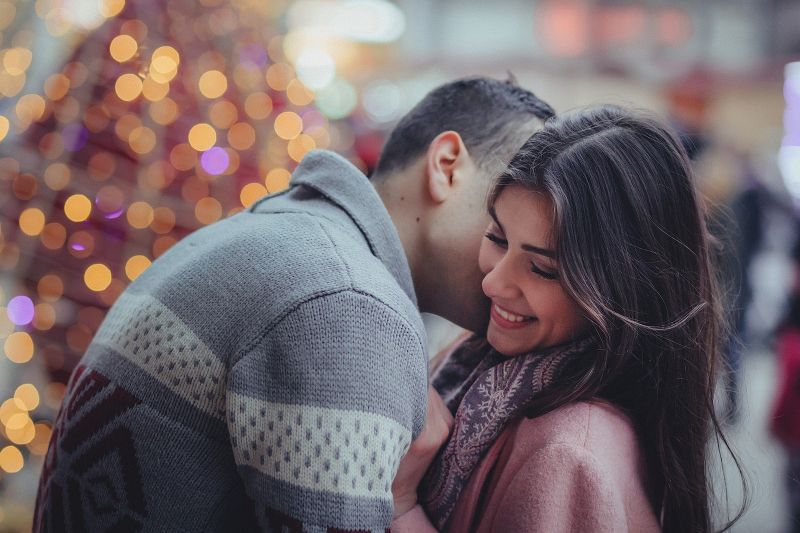 Regalo di Natale per il partner: come fare bella figura? Idee e suggerimenti