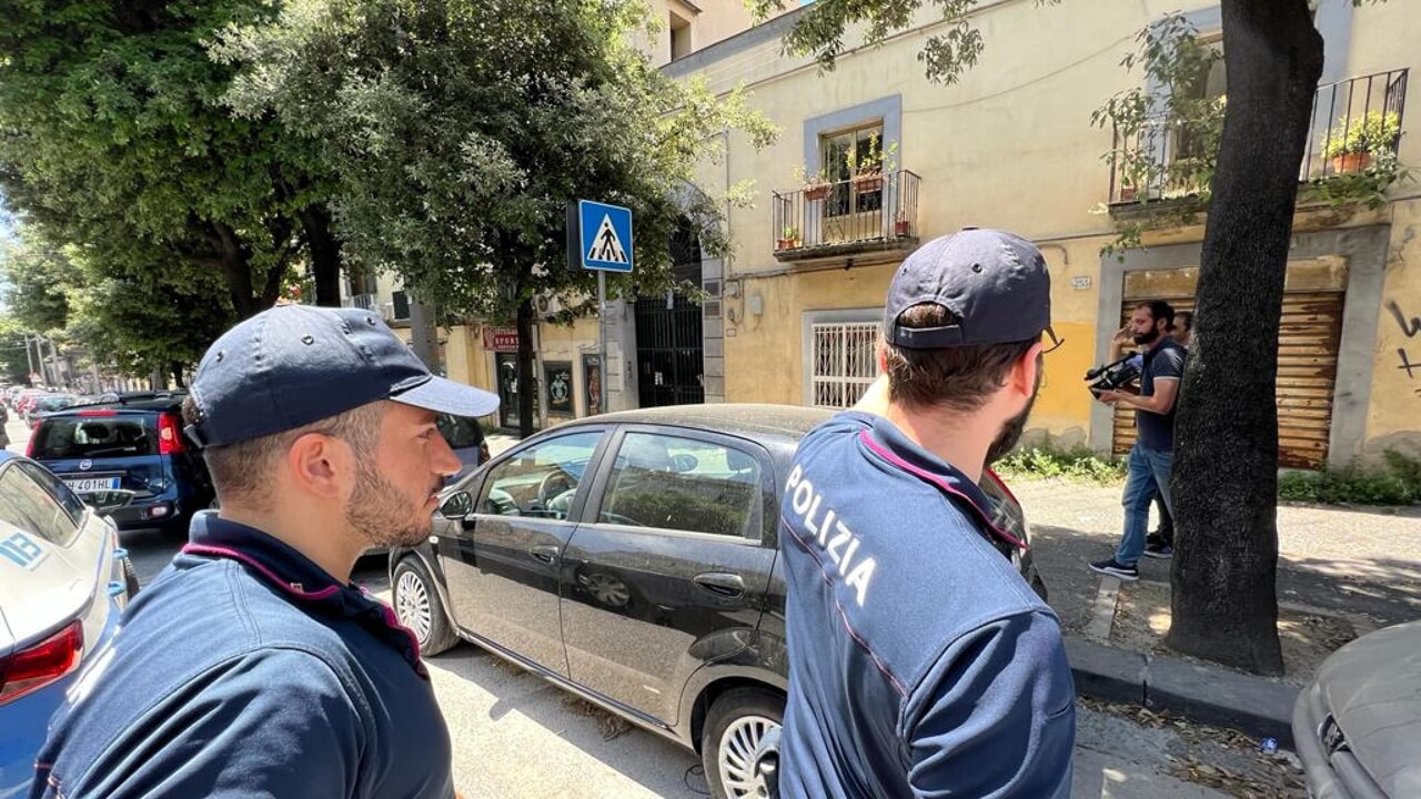 Sfregiate con acido a Napoli : fermata la zia