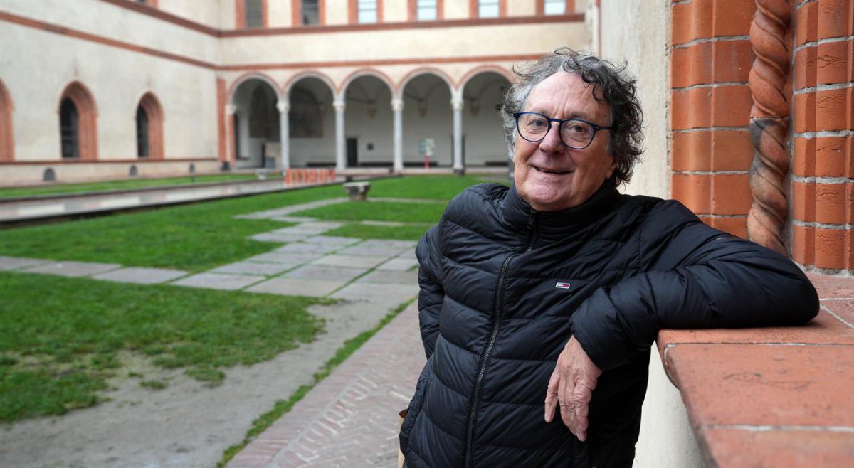 Enzo Iacchetti e il padre: il sogno dello spettacolo, il silenzio e i sensi di colpa Enzo Iacchetti e il padre: il sogno dello spettacolo, il silenzio e i sensi di colpa