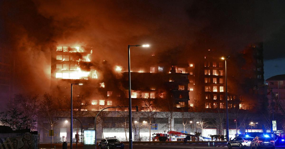 Valencia, maxi incendio in un condominio: almeno 4 morti