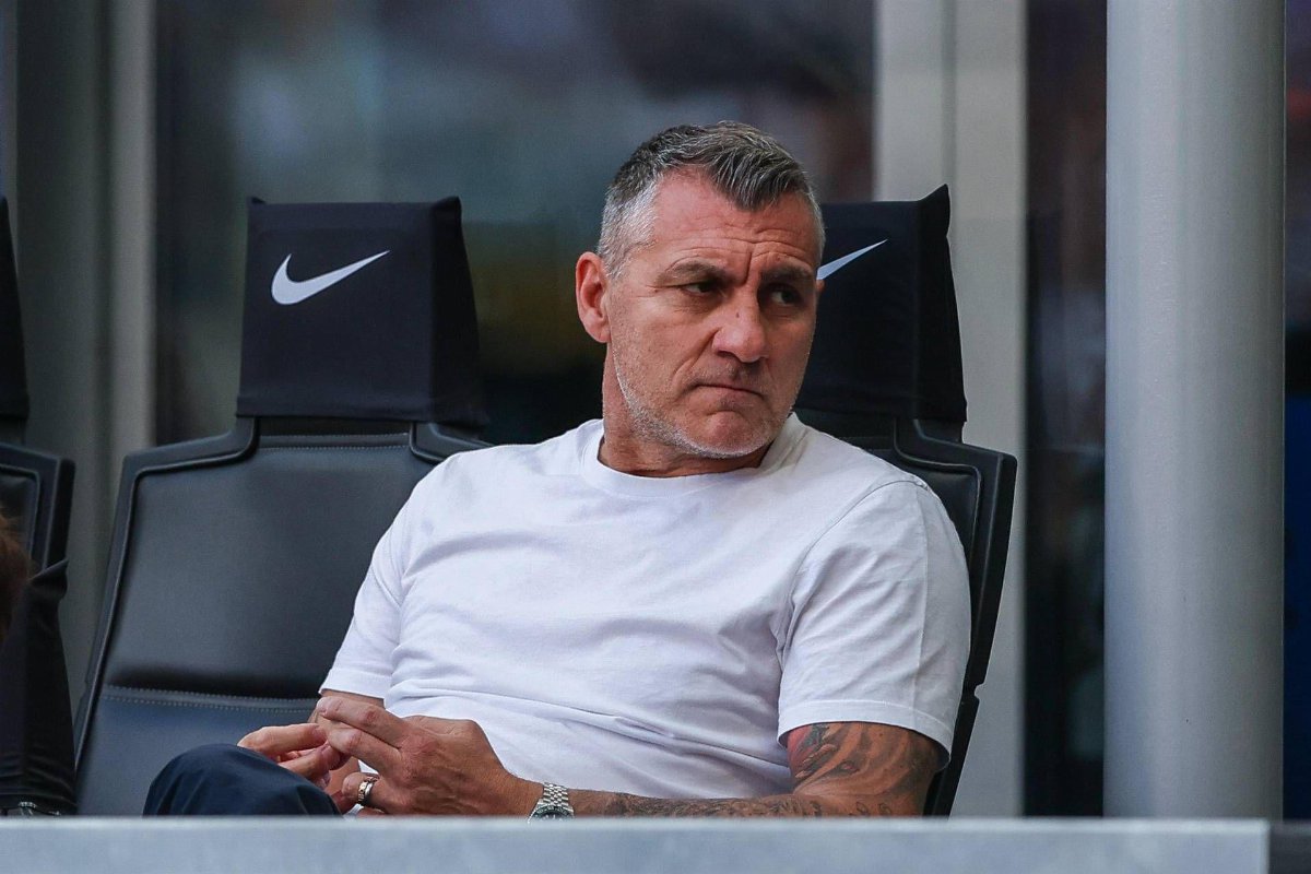 Christian Vieri si prepara al padel tra ironia, manicure e palestra Christian Vieri si prepara al padel tra ironia, manicure e palestra