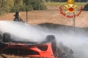 San Giovanni Suergiu: 2 Morti e 4 Feriti in un Incidente Involvendo Ferrari, Lamborghini e Camper