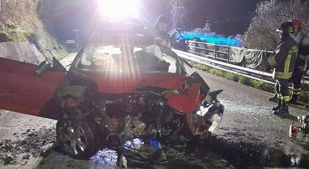 Stavano tornando da una festa: morti Andrea Rapallini e la fidanzata Giorgia Gallo Stavano tornando da una festa: morti Andrea Rapallini e la fidanzata Giorgia Gallo