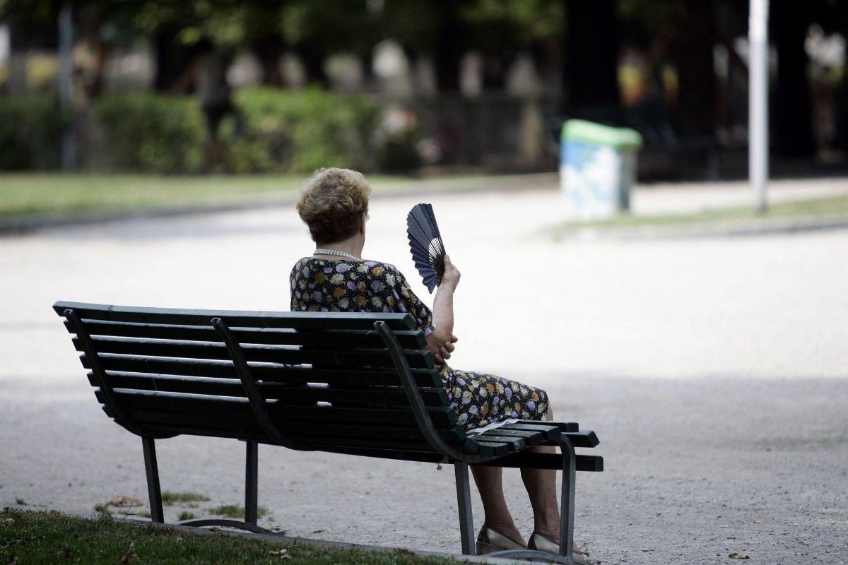 Meteo, Italia nella morsa del caldo: allerta rossa in 6 città oggi, 11 domani Meteo, Italia nella morsa del caldo: allerta rossa in 6 città oggi, 11 domani