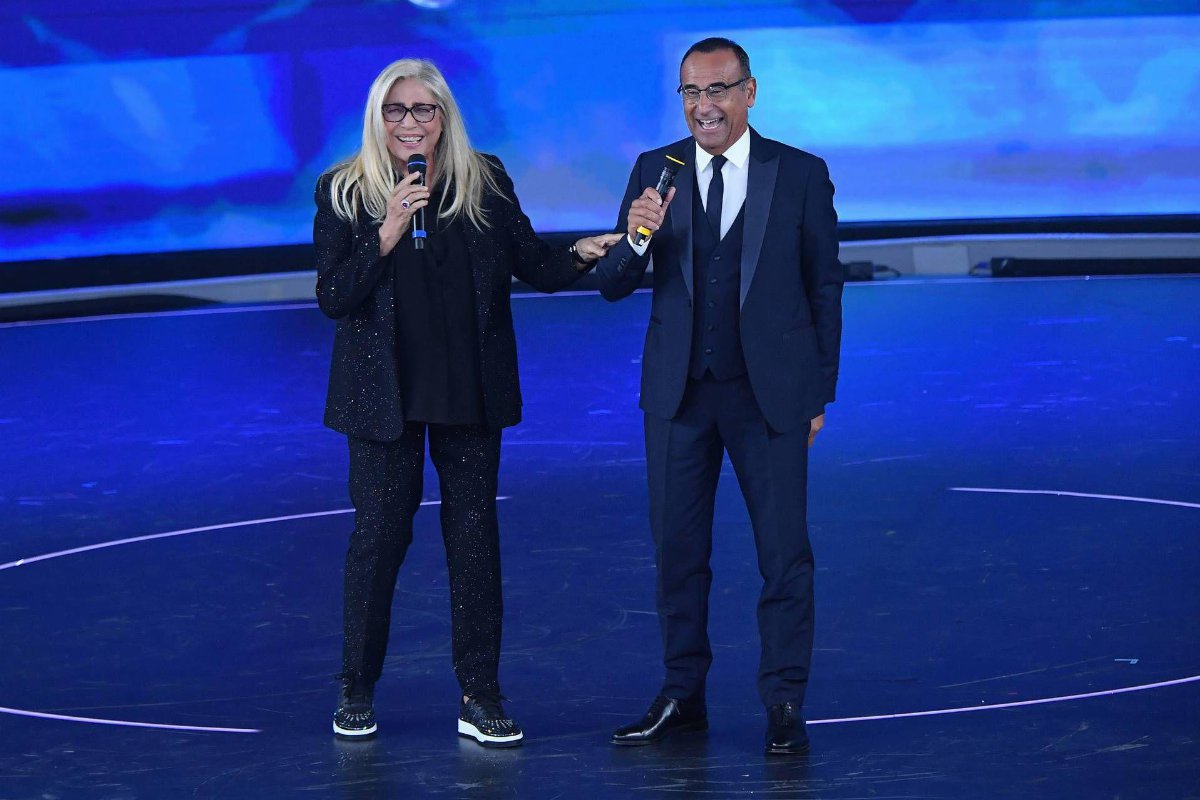 Carlo Conti, emozione a Domenica In: Il videomessaggio di Papa Francesco a Sanremo? Una sorpresa indimenticabile