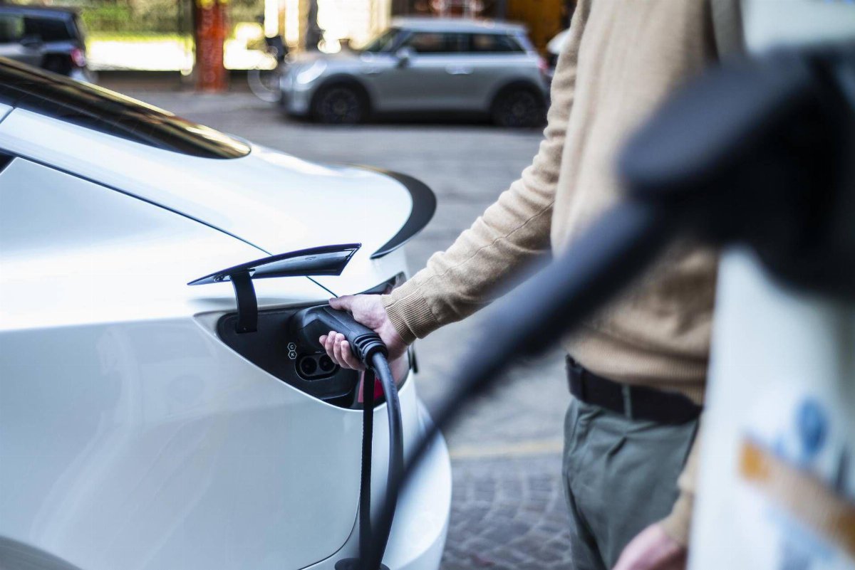 Incentivi auto elettriche 2025: dal 22 ottobre al via le richieste online Incentivi auto elettriche 2025: dal 22 ottobre al via le richieste online