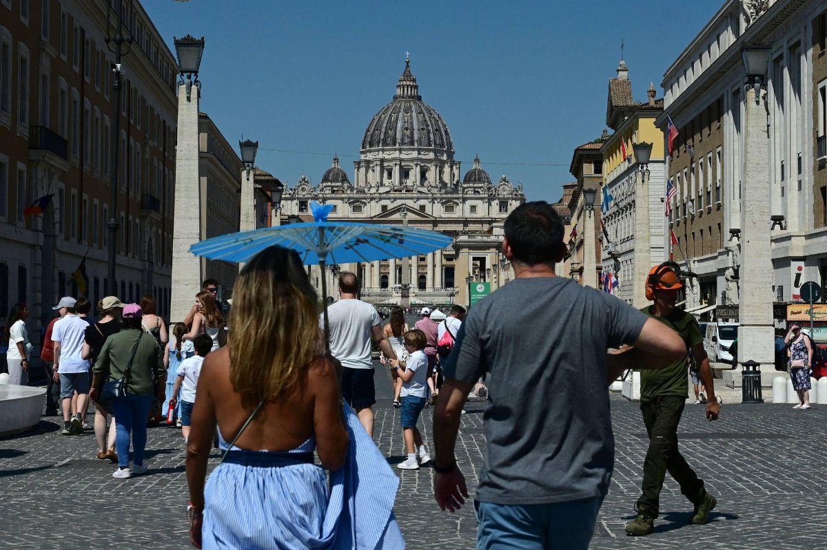 Meteo, ondata di calore sull