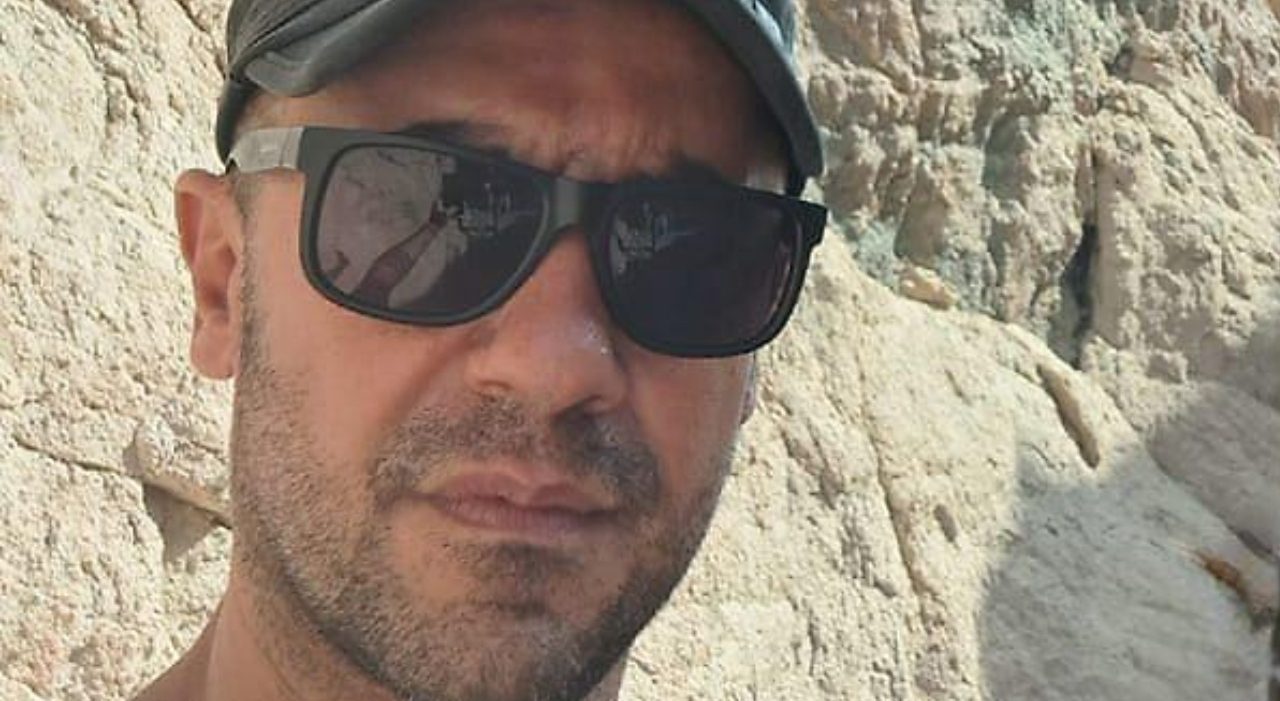 Lite nella notte e abbandono in autostrada, Simone De Fenza muore travolto da un tir sulla A21