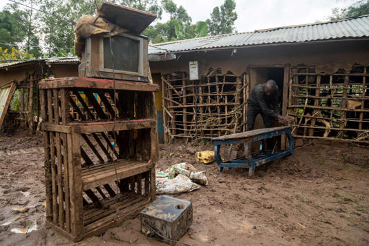 Attacco terroristico in Uganda: 25 vittime in una scuola. Ultime notizie