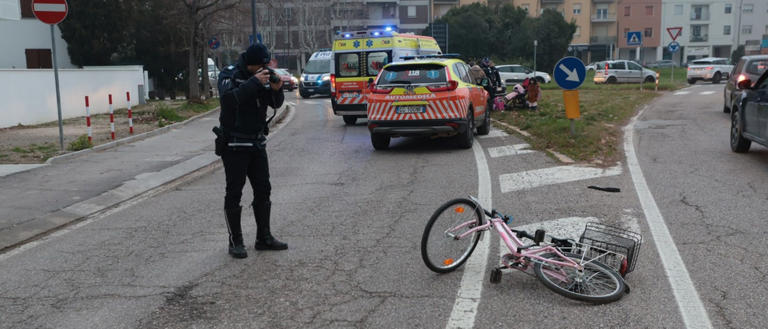 Ravenna: 12enne investita da un