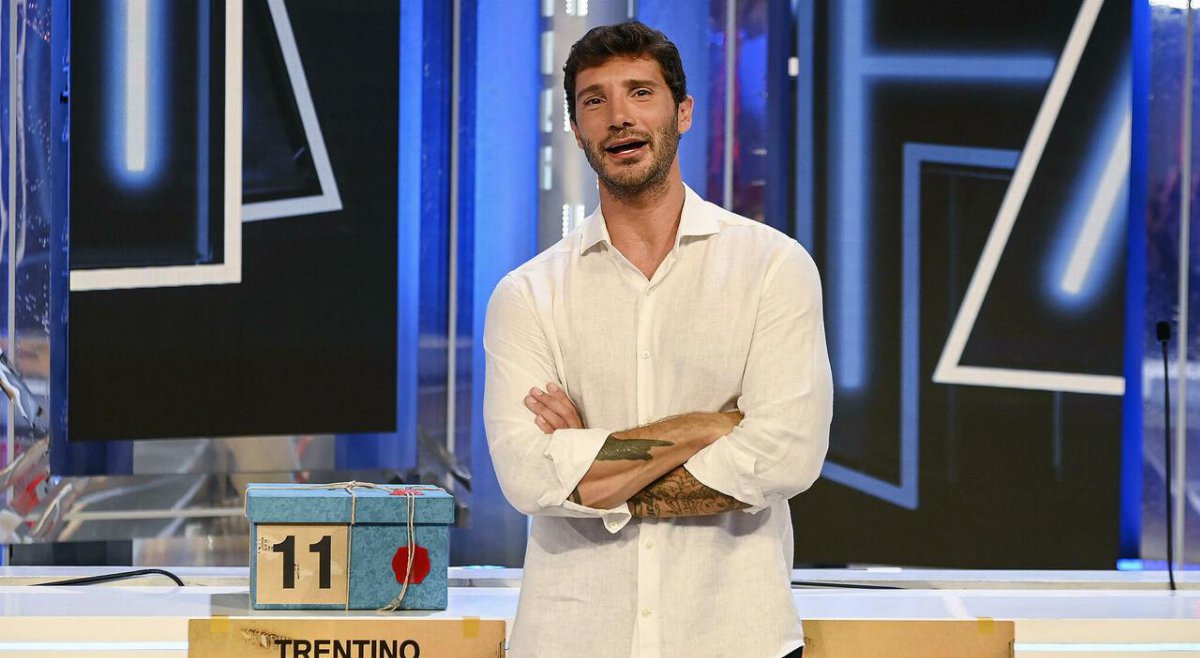 Affari Tuoi, stasera non va in onda: stop per Stefano De Martino su Rai 1