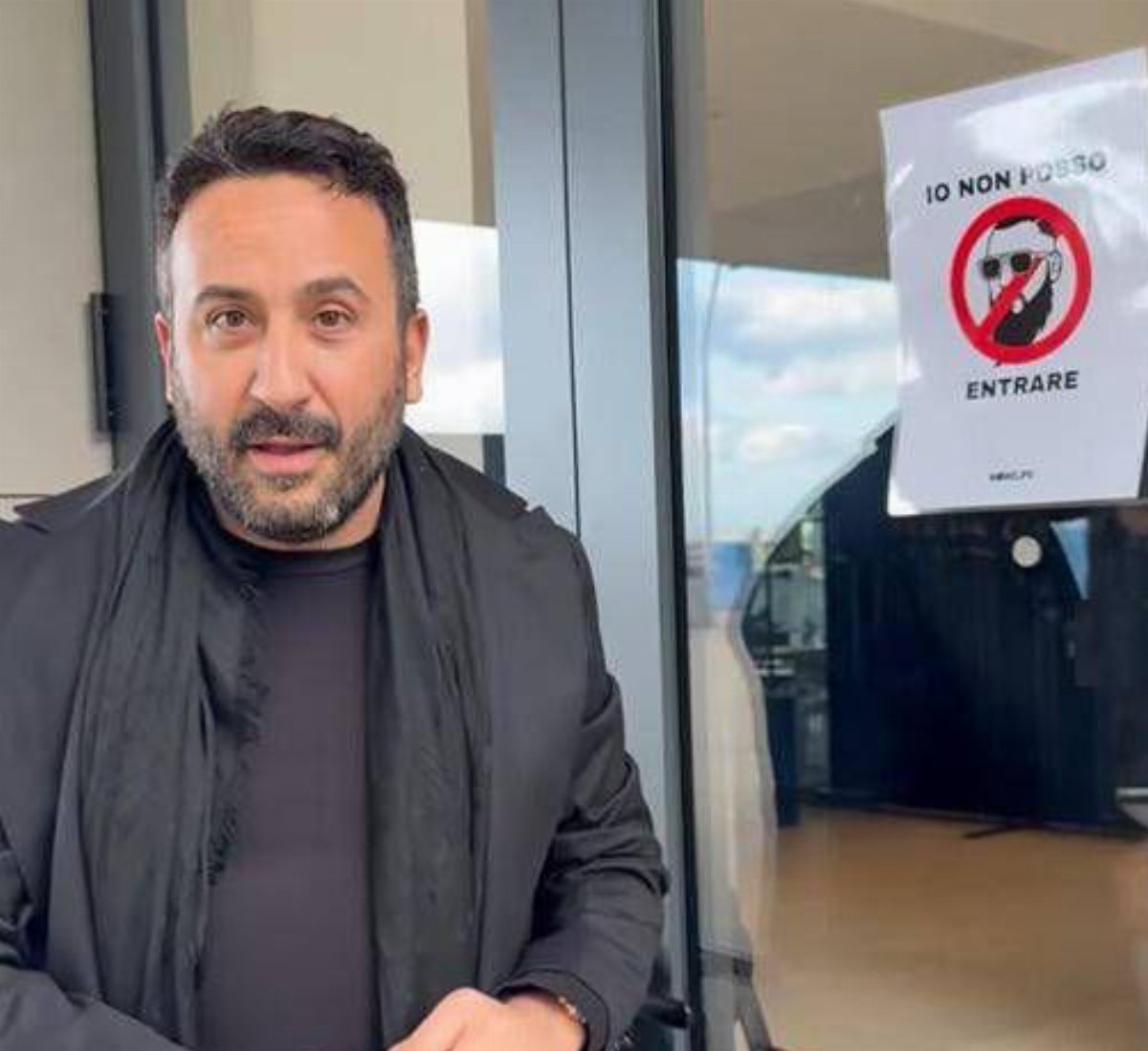 No ai maranza nel ristorante di Natale Giunta: il cartello che accende la polemica a Palermo No ai maranza nel ristorante di Natale Giunta: il cartello che accende la polemica a Palermo