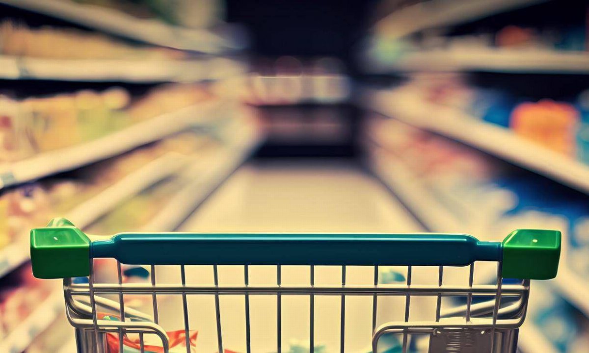 Licenziamento per il test del carrello, cassiere reintegrato ma opta per l