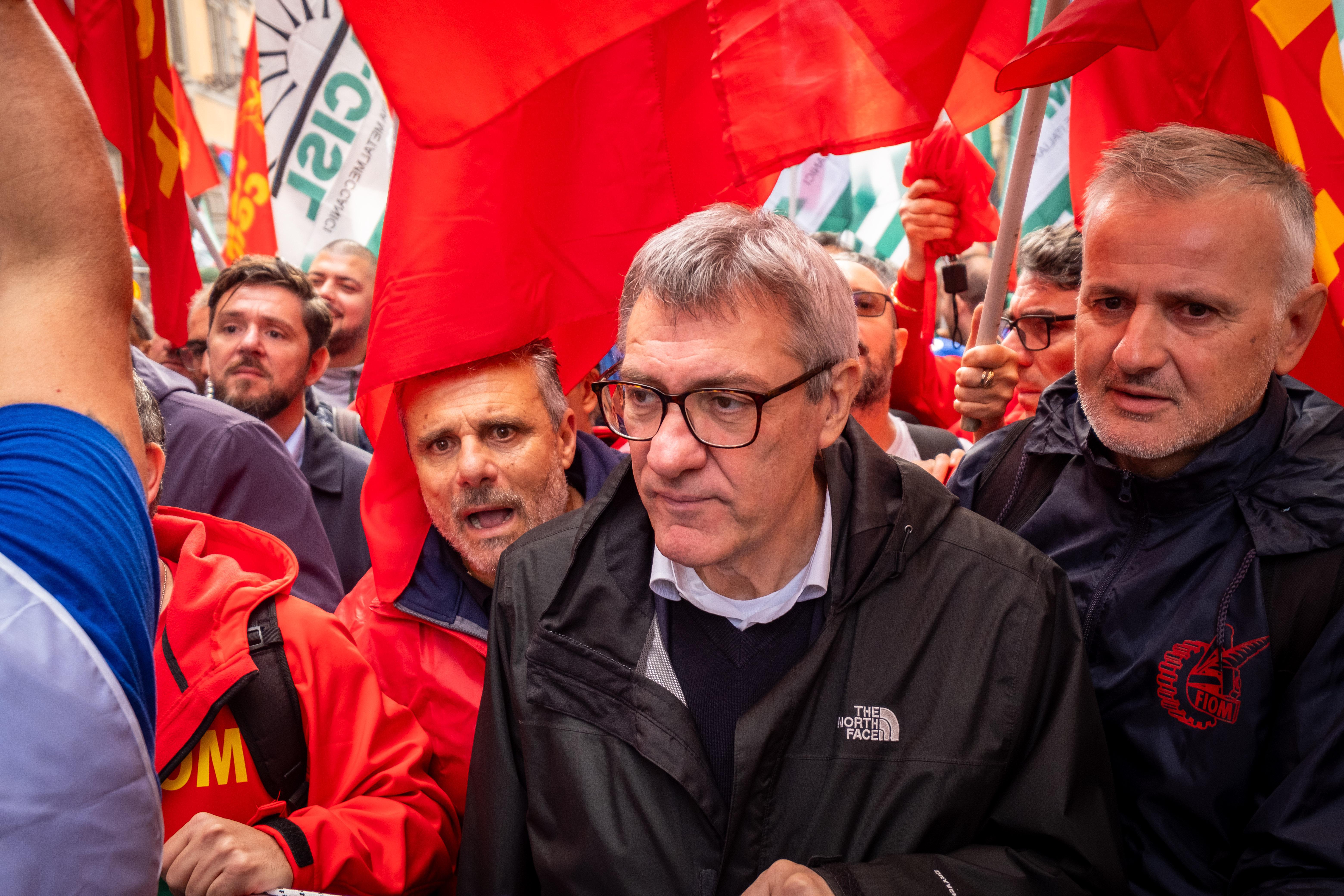Sciopero generale in Italia: lavoratori in piazza contro manovra e precarietà