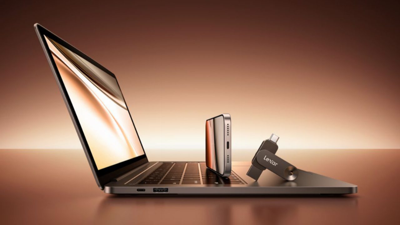 Lexar JumpDrive D500 arriva in Italia con doppio connettore e alta velocità