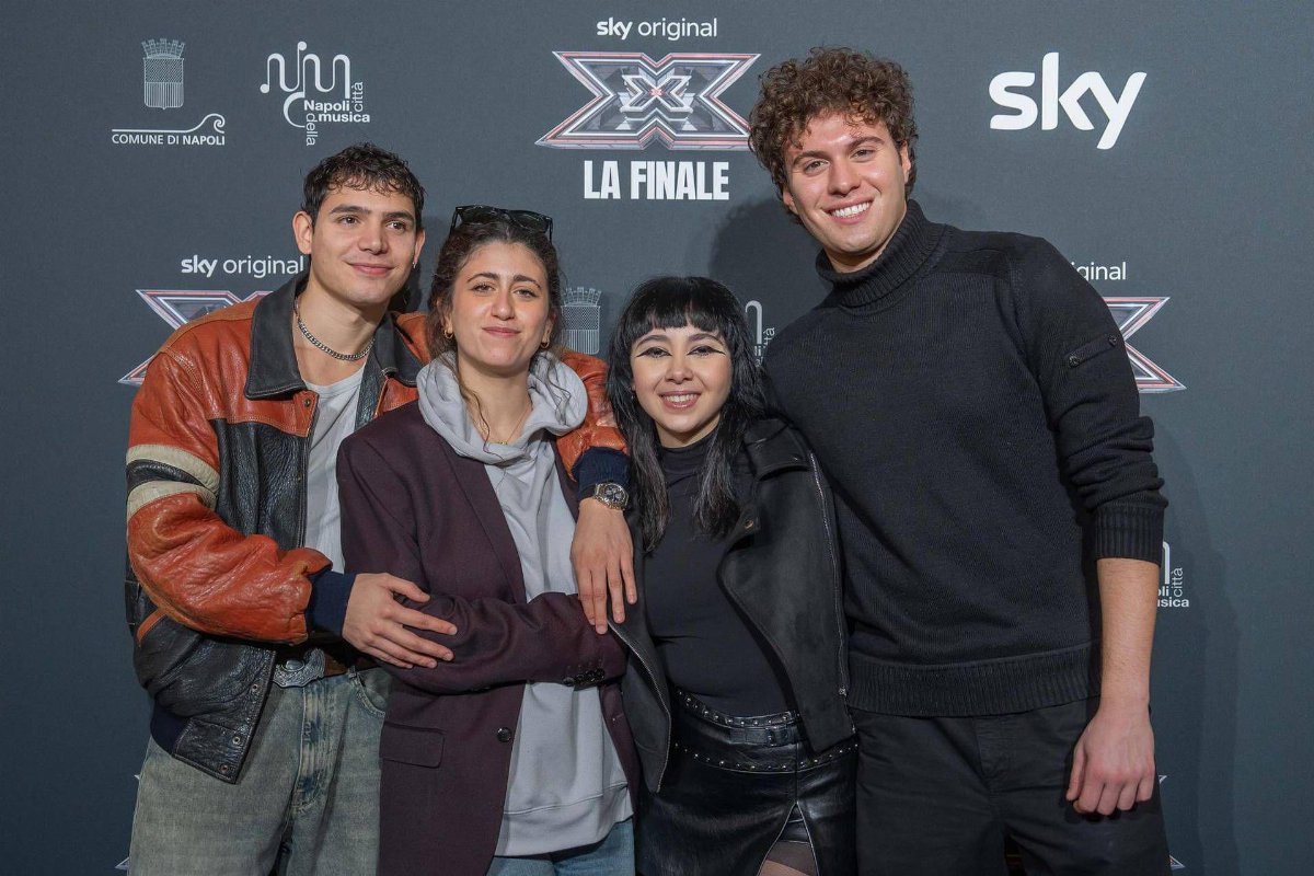 Chi sono i finalisti di X Factor 2025 Delia - eroCaddeo - PierC e rob: profili, percorsi e identità dei quattro artisti in gara