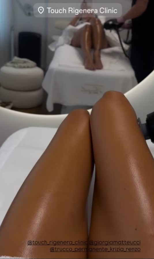 Belen Rodriguez Belen Rodriguez a Padova, il segreto per gambe e addome prima di Tu sì que vales