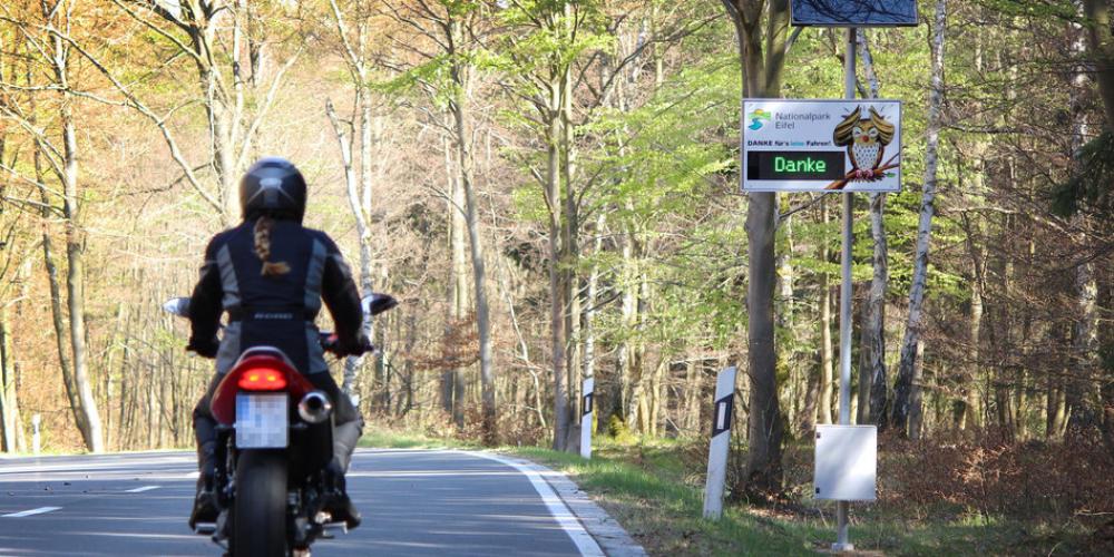 La libertà di comunicare mentre guidi la moto: interfono bluetooh per il casco