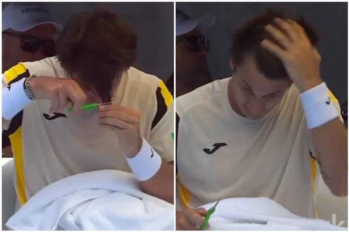 Carabelli si taglia i capelli in campo ad Auckland durante un match ATP