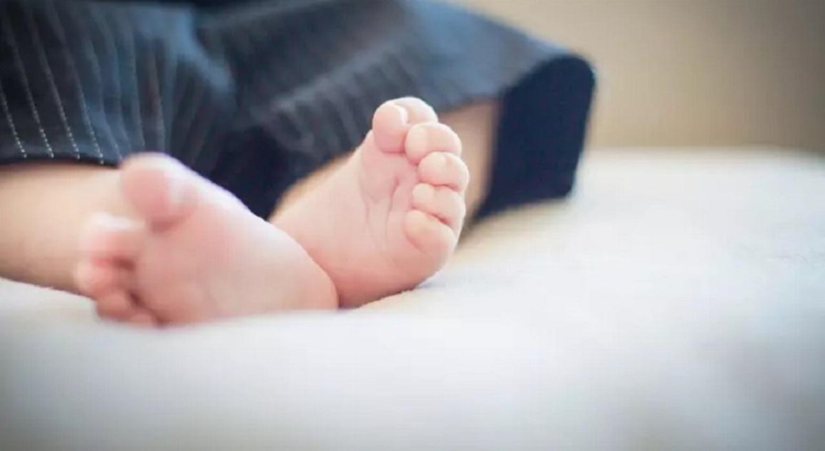 Neonato deceduto dopo 28 giorni di ricovero, indagine su cinque sanitari a Bari Neonato deceduto dopo 28 giorni di ricovero, indagine su cinque sanitari a Bari