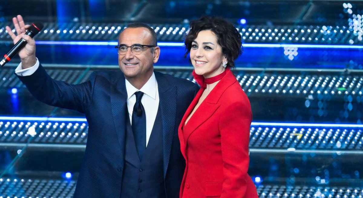 Carlo Conti racconta la vita quotidiana tra Sanremo, spesa e rituali di famiglia