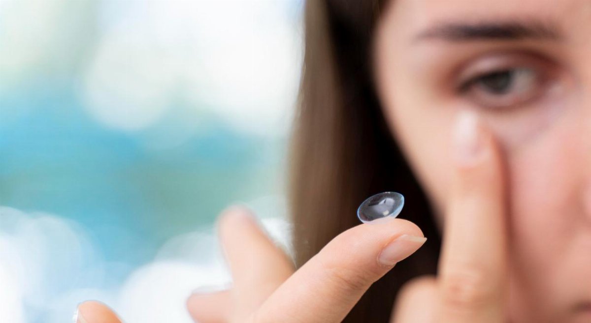 Infermiera perde la vista a un occhio dopo anni con le lenti a contatto: Sono stata stupida Infermiera perde la vista a un occhio dopo anni con le lenti a contatto: Sono stata stupida